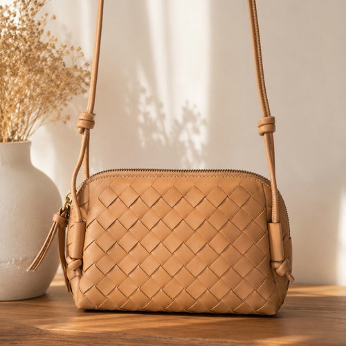 Leather crossbody bag Intrecciato beige nude new