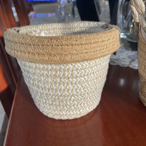 Decorative baskets like new, set of two, suitable for small pots