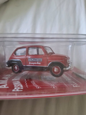 Колекционерска червена количка Fiat 600 мащаб 1:43