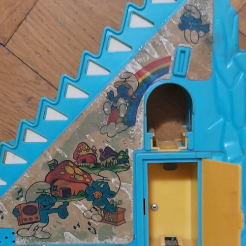 Vintage 1985 Stroumfotsoulihres toy used, needs repair