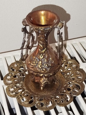 Bronze decorative hydria used with carved base and movable handles