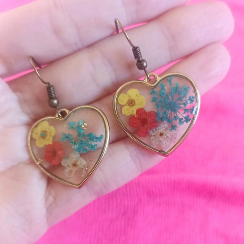 Heart earrings resin with flowers like new, multicolor