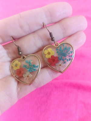 Heart earrings resin with flowers like new, multicolor