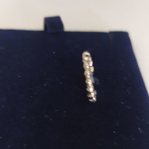 Earring used, single piece