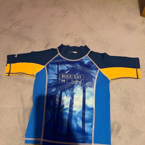 Sun Valley sea shirt with UV protection like new, for 5-6 years old