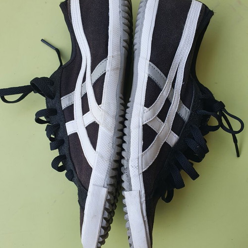 Onisuka shoes size 42 used, black