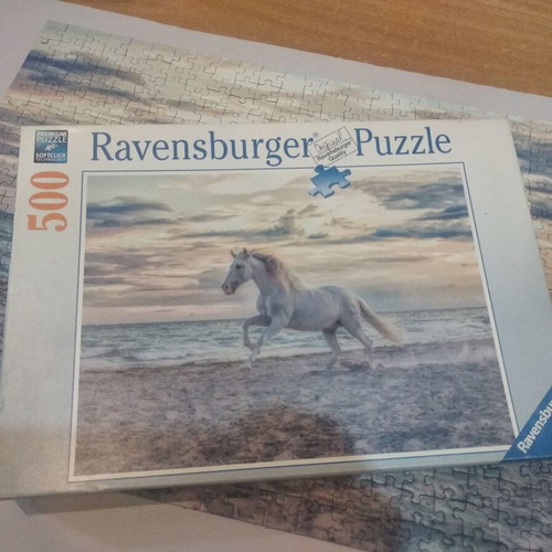 Puzzle 500 pieces with horse theme, like new