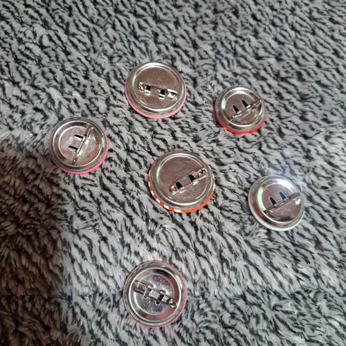 Pins set of 6 like new, colorful