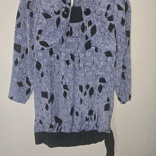Women's clothing set like new with pattern
