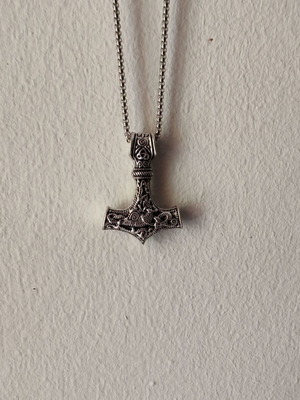 Mjolnir pendant like new, silver, Viking knotwork design