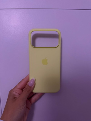 Authentic iPhone 17 Pro Max case like new