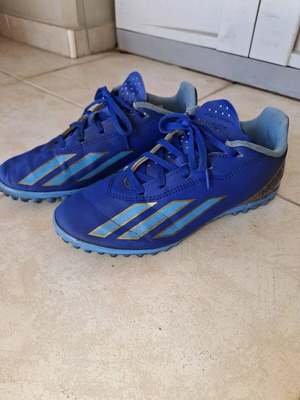 Adidas football shoes used, size 37, blue