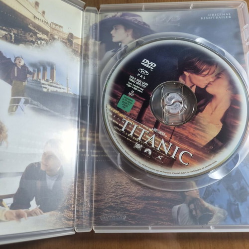 Titanic DVD like new, special edition with Leonardo DiCaprio & Kate Winslet
