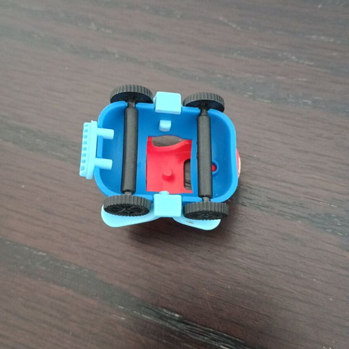 Various toys used, pack of 4 small pieces
