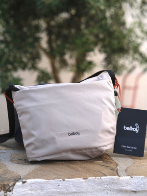 Bellroy Lite Sacoche нова бяла чанта crossbody 3.5L