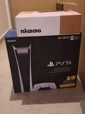 PS5 Digital Edition като нов с кабели и един контролер