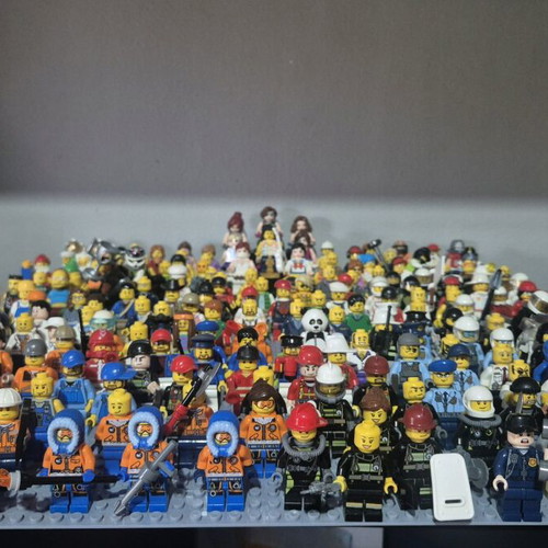 LEGO Minifigures Mega Collection new, over 150 figures in one set