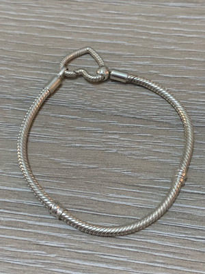Pandora silver 925 bracelet used, in excellent condition