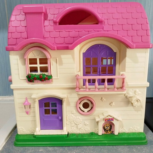 Doll House used with minor flaws