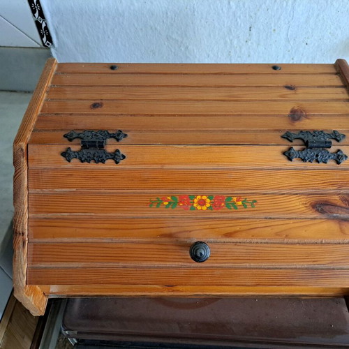 Vintage wooden bread box like new