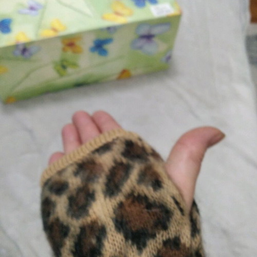 Doca Lucky Charm Fingerless Gloves new, beige brown
