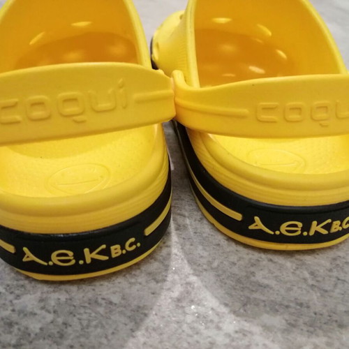 AEK BC Kids Yellow Beach Clogs new Size 28/29