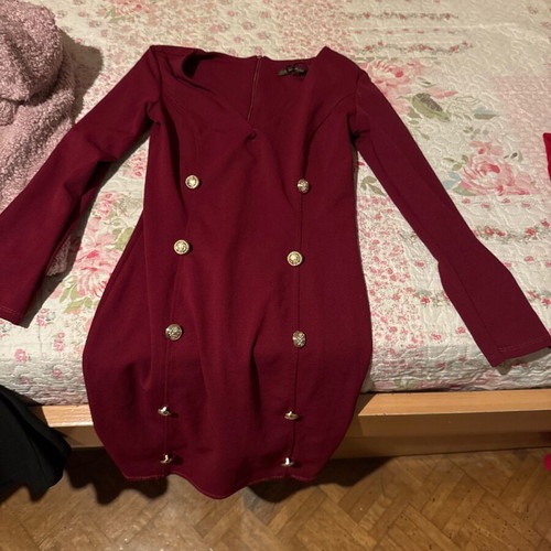 Bordeaux fitted dress like new with buttons and zipper