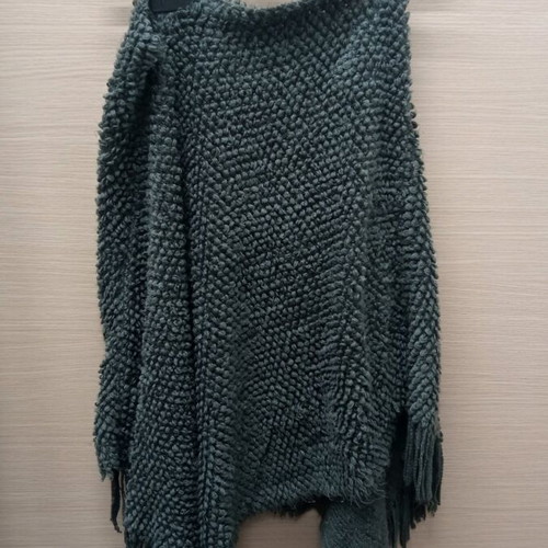 Poncho grey with fringes like new