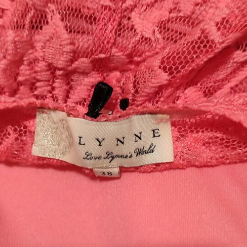 Δαντελένιο φόρεμα Lynne No 38 μεταχειρισμένο με σκίσιμο στο πλάι