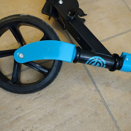 Folding scooter like new