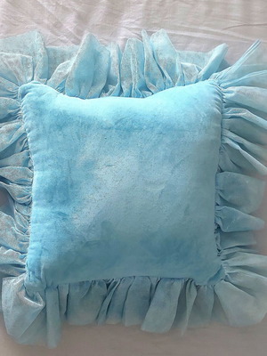 Inflatable velvet cushion