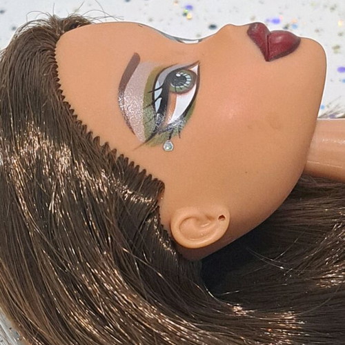 Bratz Wildlife Safari Yasmin doll used with flaws