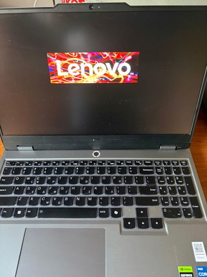 Lenovo 15IAX9 24RAM laptop σαν καινούργιο με Intel Core i5 και RTX 3050