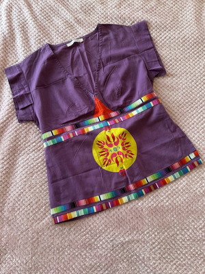 Short-sleeve blouse like new, purple with decorative ribbon, size S