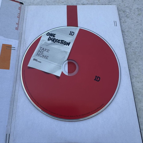 One Direction Take Me Home Limited Yearbook Edition CD like new, pop