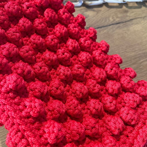 Handmade red knitted shoulder bag with mother-of-pearl chain and lining new
