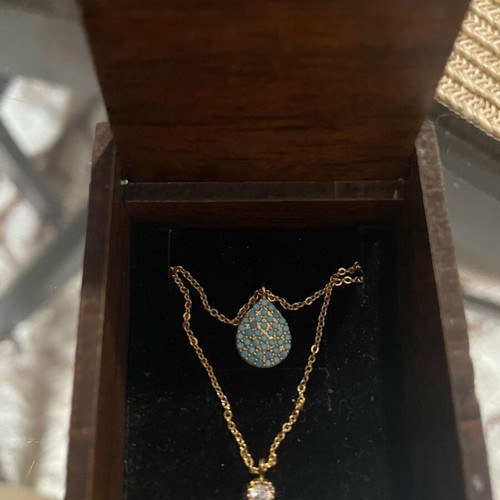 Necklace new with two-tone design and two layers, blue and gold