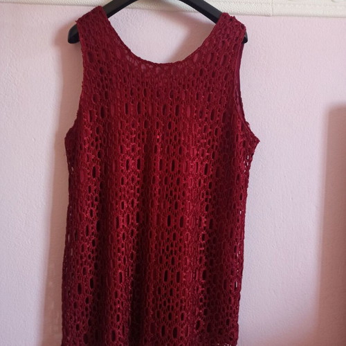 Women's Burgundy Top medium, like new, perforated with inner fabric