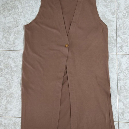 Long sleeveless vest like new, brown, size M/L/XL