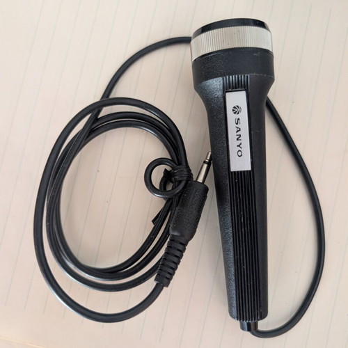 Sanyo microphone set like new