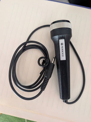 Sanyo microphone set like new