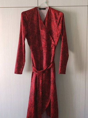 Diamond Creations Boutique dress size S like new, black and red