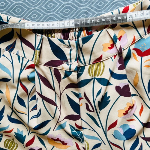 Chaton pants like new, size Large
