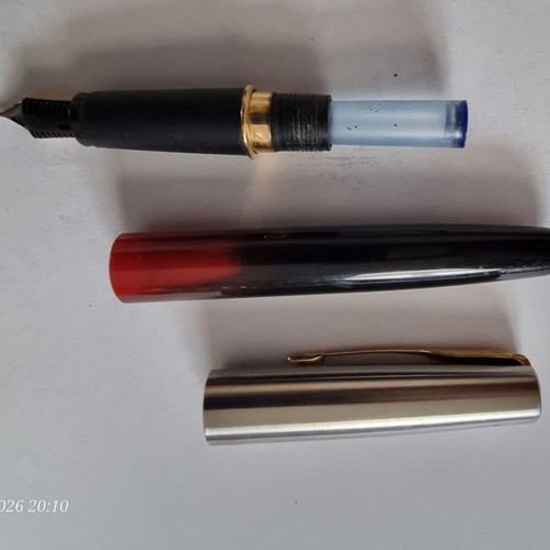 Parker Frontier Fountain Pen used, red and black resin body