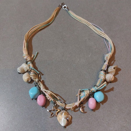 Boho necklace like new with pink and multicolored hanging stones