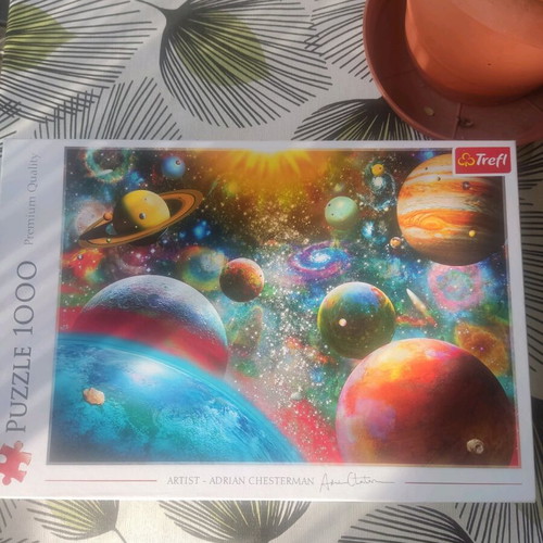 Universe puzzle 1000 pieces like new, Trefl