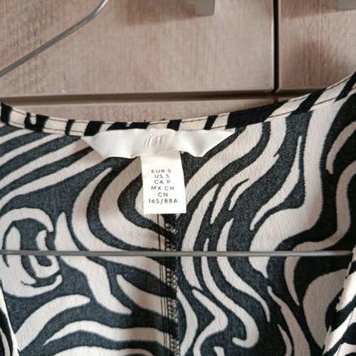 H&M wrap midi dress like new, black and white swirl print, size S