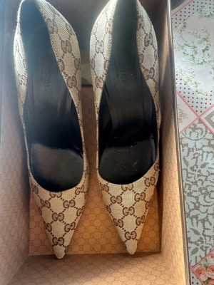 Gucci обувки използвани, номер 41, кафяви, с кутия
