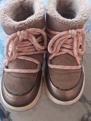 H&M children's boots size 26 used, brown with pink laces and fur lining