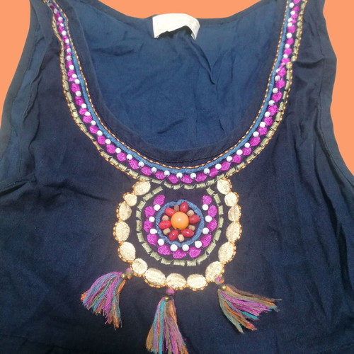 Lanidor sleeveless blouse like new with embroidery and colorful geometric print